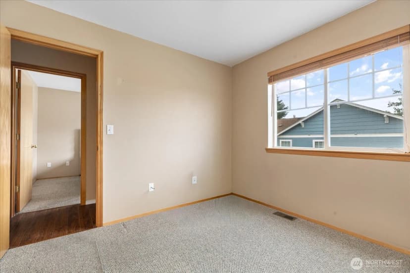 Property photo for 2177 Sw Sunnyside Avenue, Oak Harbor photo 23