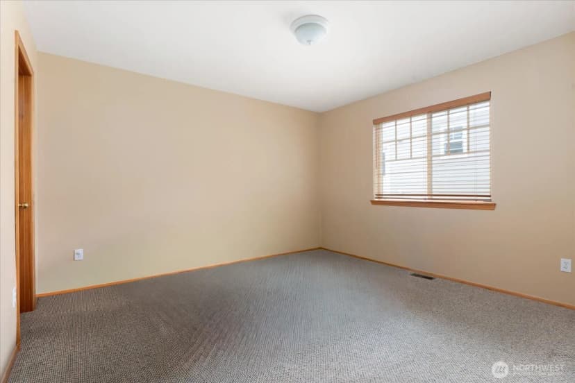 Property photo for 2177 Sw Sunnyside Avenue, Oak Harbor photo 17
