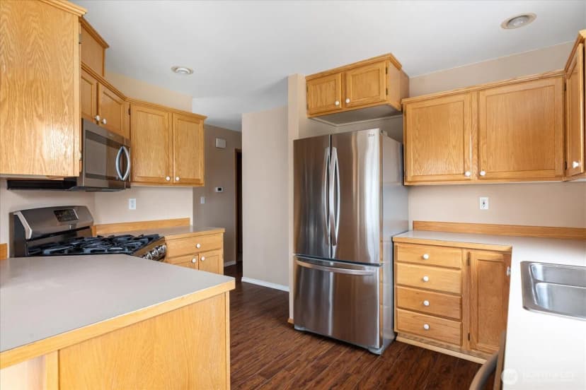 Property photo for 2177 Sw Sunnyside Avenue, Oak Harbor photo 11