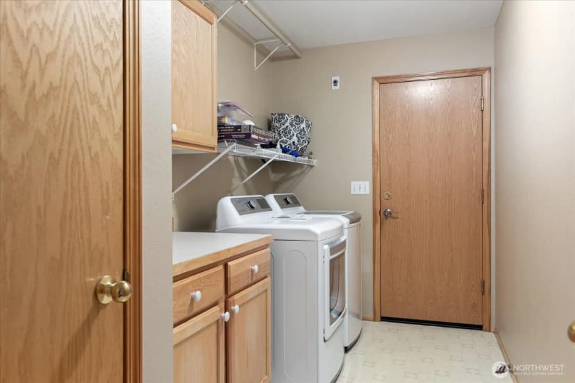 Property photo for 2177 Sw Sunnyside Avenue, Oak Harbor photo 27
