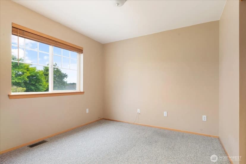 Property photo for 2177 Sw Sunnyside Avenue, Oak Harbor photo 24