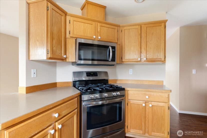 Property photo for 2177 Sw Sunnyside Avenue, Oak Harbor photo 12
