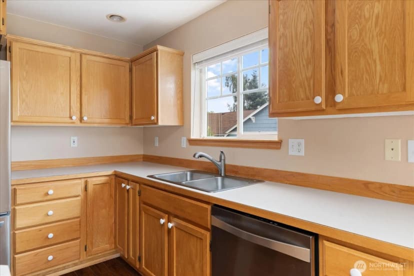 Property photo for 2177 Sw Sunnyside Avenue, Oak Harbor photo 15