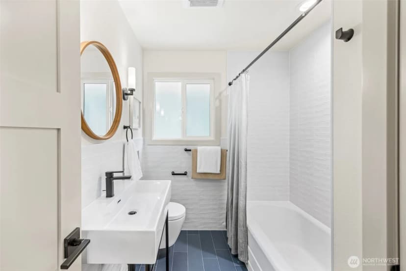 Property photo for 210 N 115th Street, Seattle photo 17