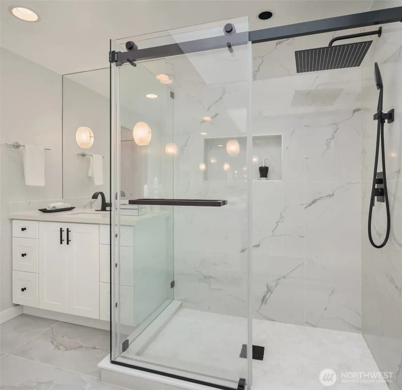 Property photo for 10307 Ne 19th Place #b3, Bellevue photo 14