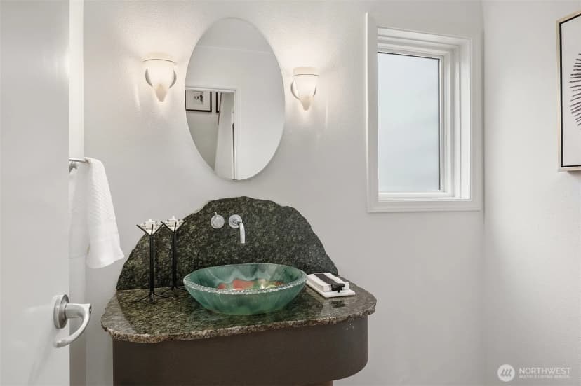 Property photo for 10307 Ne 19th Place #b3, Bellevue photo 11