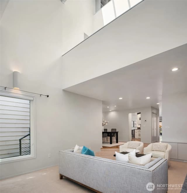 Property photo for 10307 Ne 19th Place #b3, Bellevue photo 4