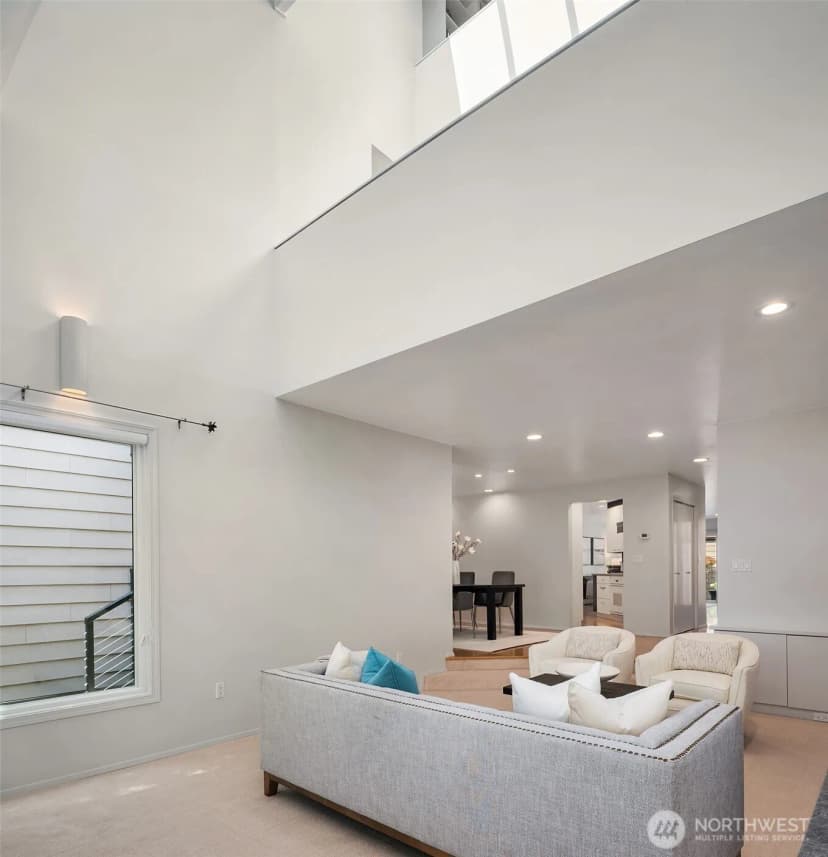 Property photo for 10307 Ne 19th Place #b3, Bellevue photo 4