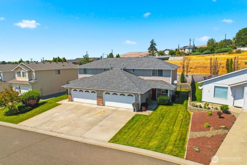 Property photo for 4209 Nola Loop Rd, Yakima photo 3
