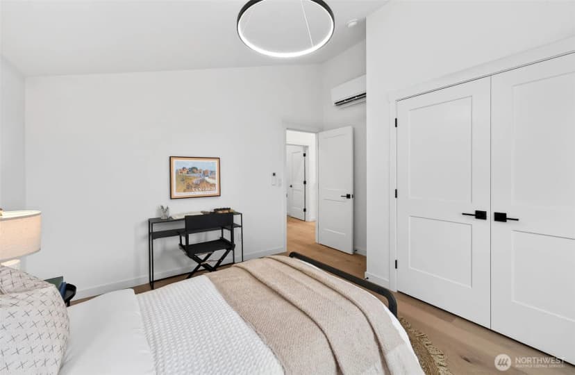 Property photo for 8512 15th Avenue Ne, Seattle photo 25