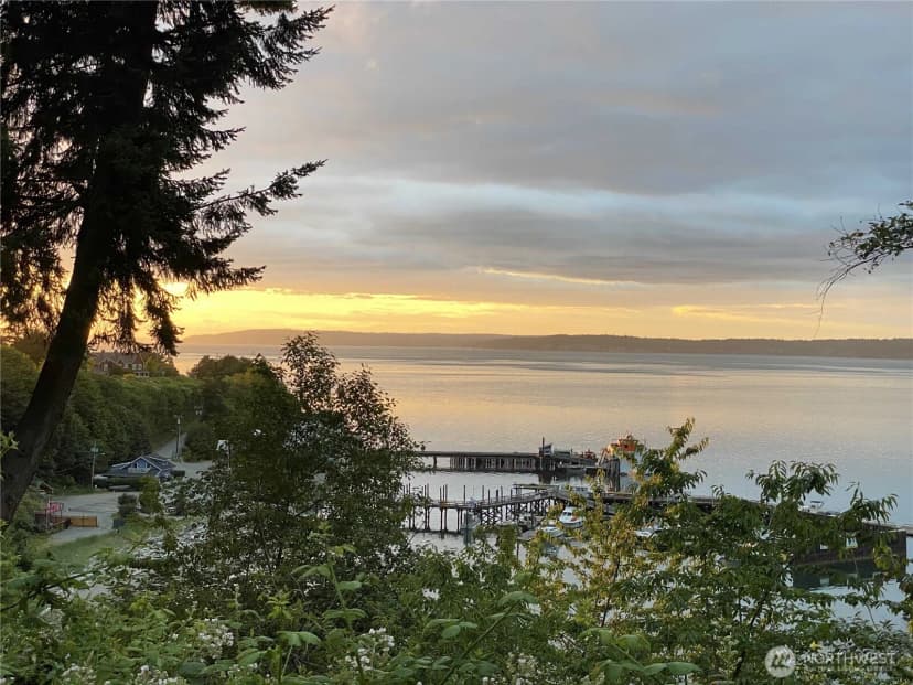 Property photo for 302 Noblecliff Place, Langley photo 28