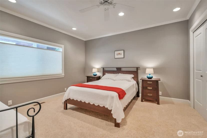 Property photo for 302 Noblecliff Place, Langley photo 15