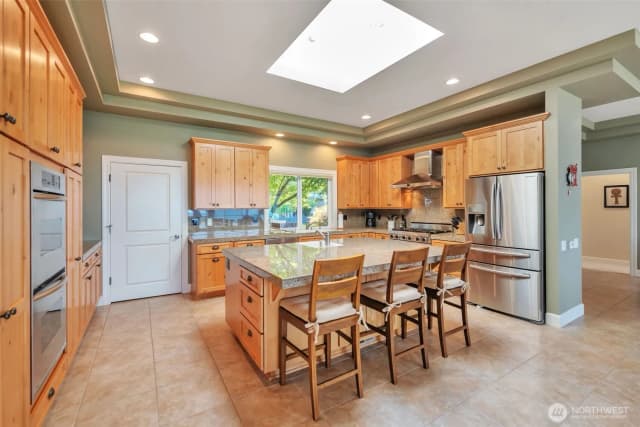 Property photo for 302 Noblecliff Place, Langley photo 5
