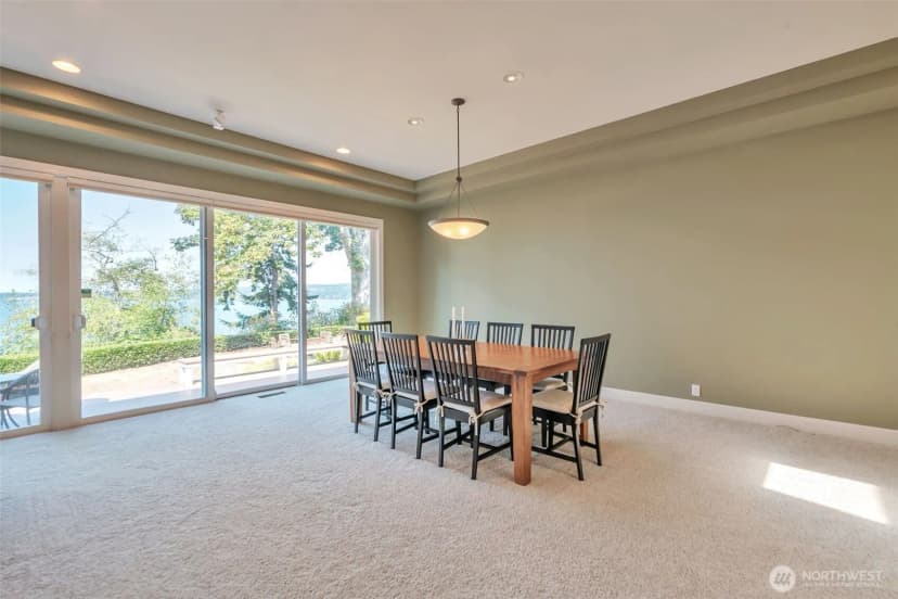 Property photo for 302 Noblecliff Place, Langley photo 9