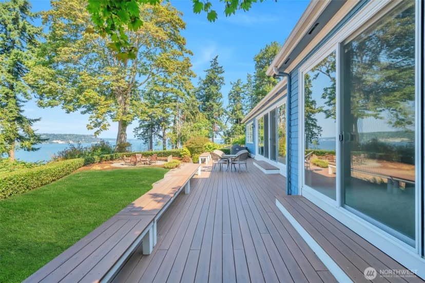 Property photo for 302 Noblecliff Place, Langley photo 23
