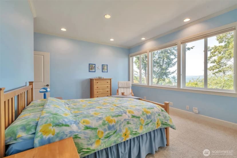 Property photo for 302 Noblecliff Place, Langley photo 11