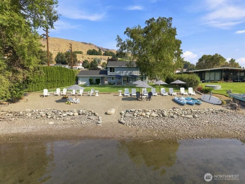 Property photo for 663 Riverside Drive, Pateros photo 3