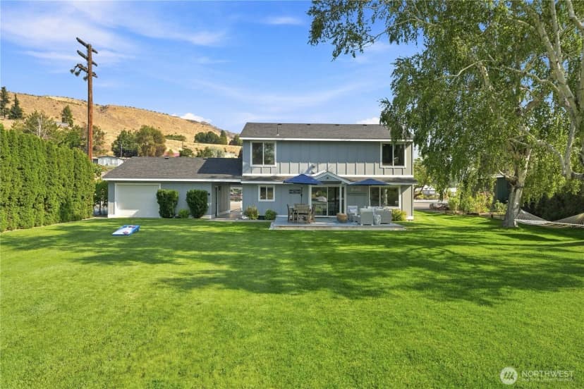 Property photo for 663 Riverside Drive, Pateros photo 9