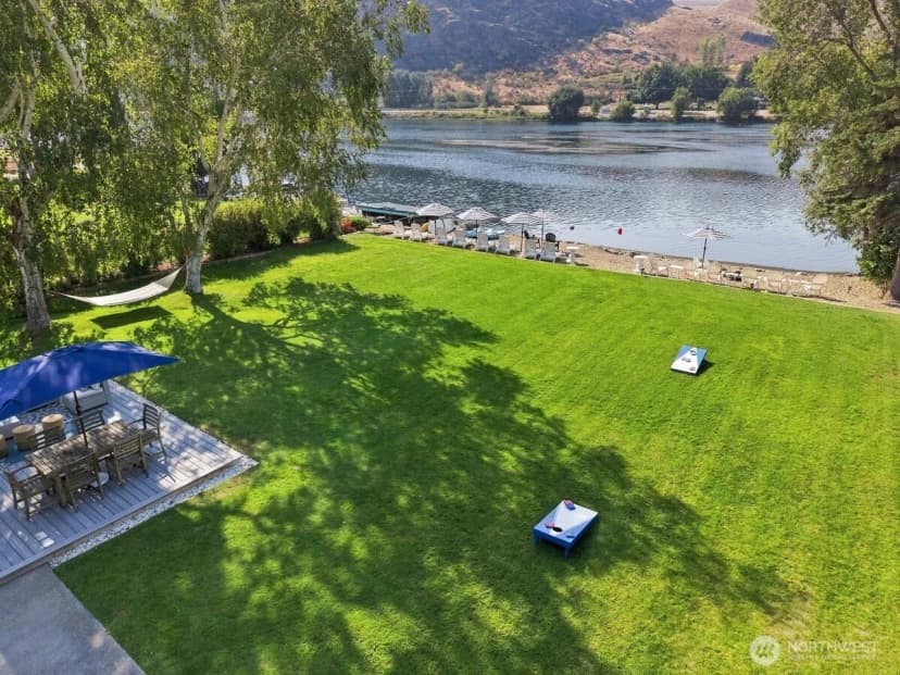 Property photo for 663 Riverside Drive, Pateros photo 11