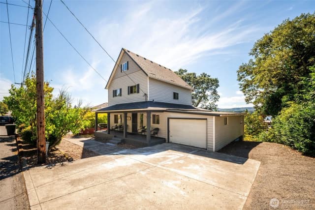 Property photo for 285 N 2nd Street, Kalama photo 2