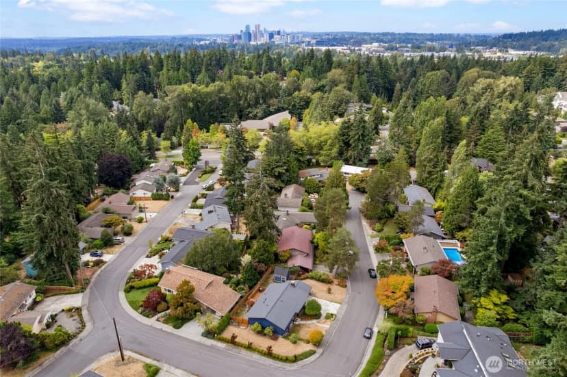 Property photo for 14859 Ne 13th Street, Bellevue photo 37