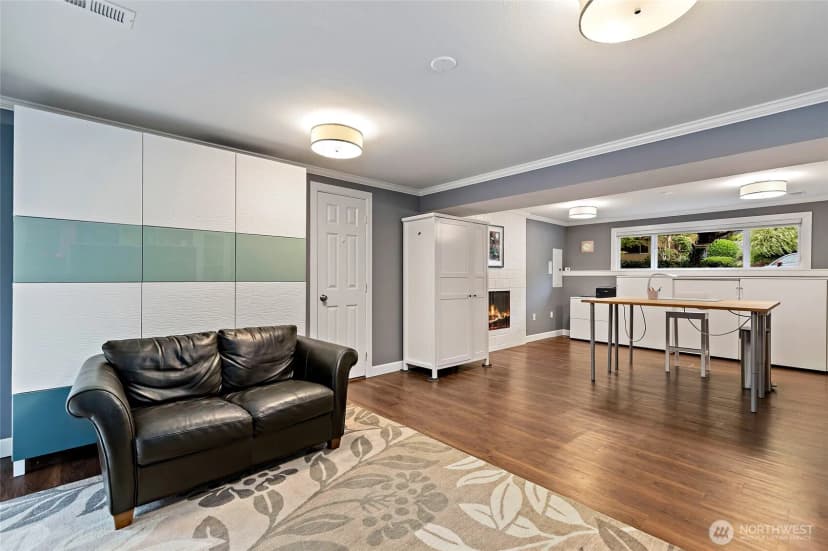 Property photo for 14859 Ne 13th Street, Bellevue photo 22
