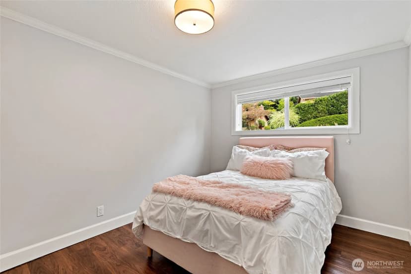 Property photo for 14859 Ne 13th Street, Bellevue photo 24