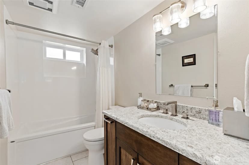Property photo for 14859 Ne 13th Street, Bellevue photo 26