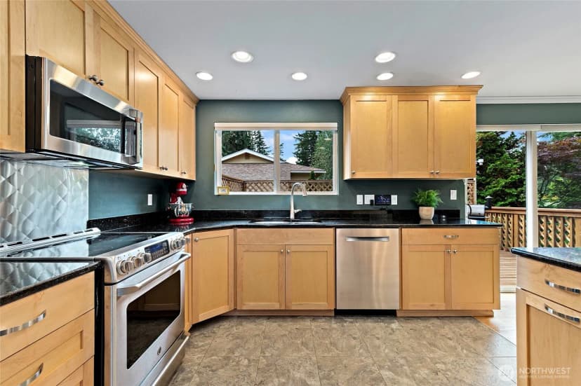 Property photo for 14859 Ne 13th Street, Bellevue photo 15