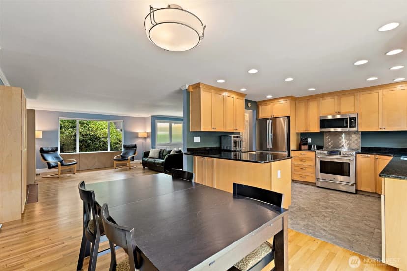 Property photo for 14859 Ne 13th Street, Bellevue photo 11