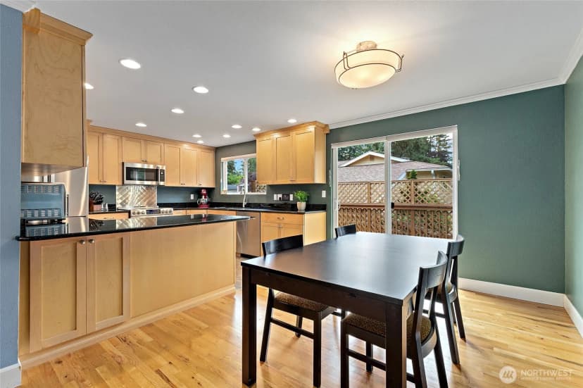 Property photo for 14859 Ne 13th Street, Bellevue photo 10