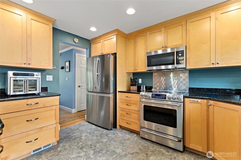 Property photo for 14859 Ne 13th Street, Bellevue photo 13