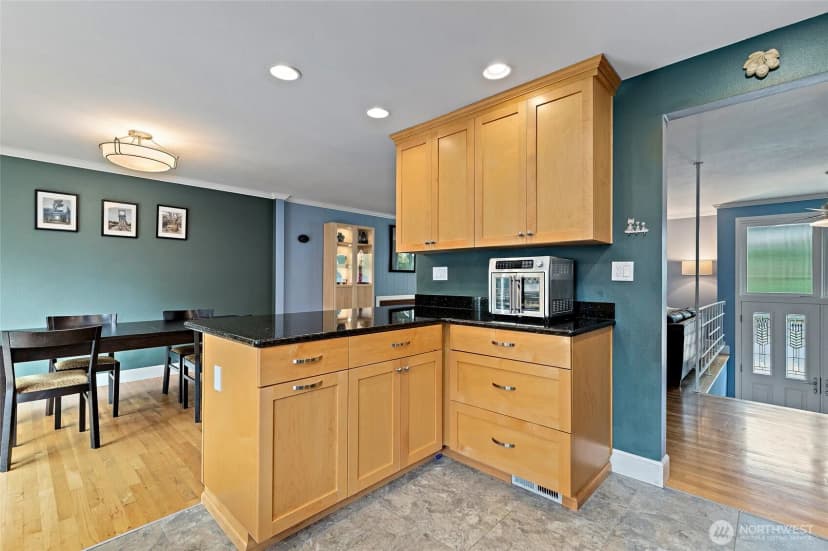 Property photo for 14859 Ne 13th Street, Bellevue photo 14