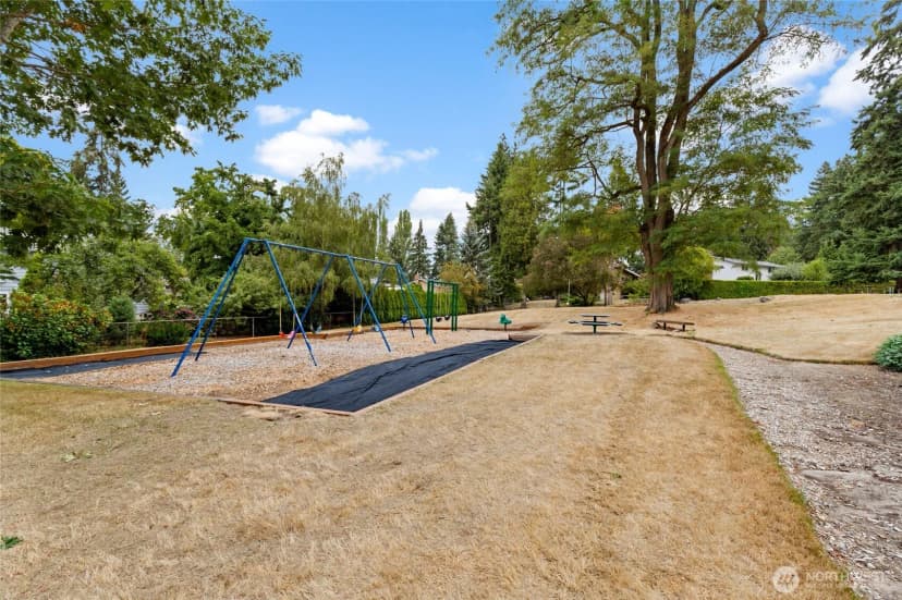 Property photo for 14859 Ne 13th Street, Bellevue photo 39