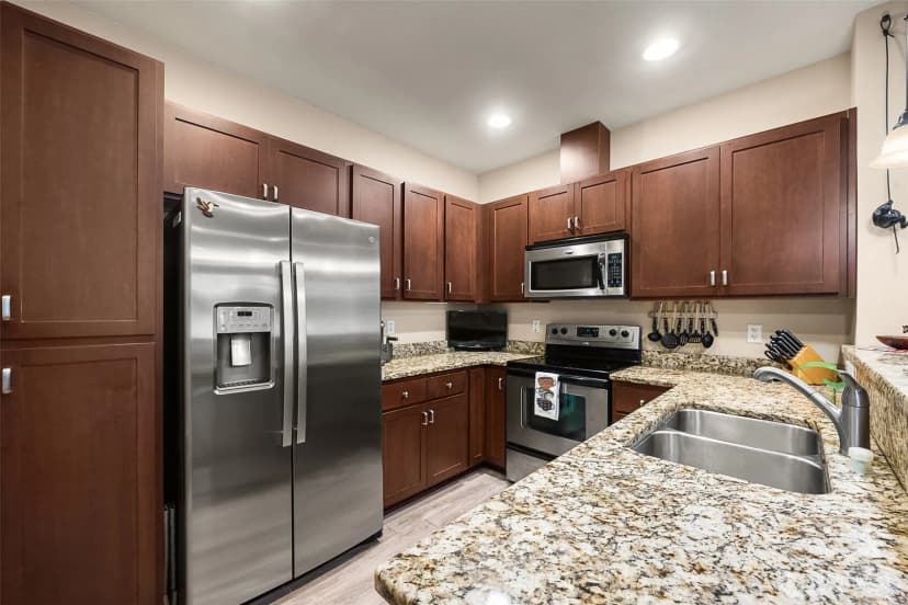 Property photo for 13914 North Pointe Circle #c, Mill Creek photo 7