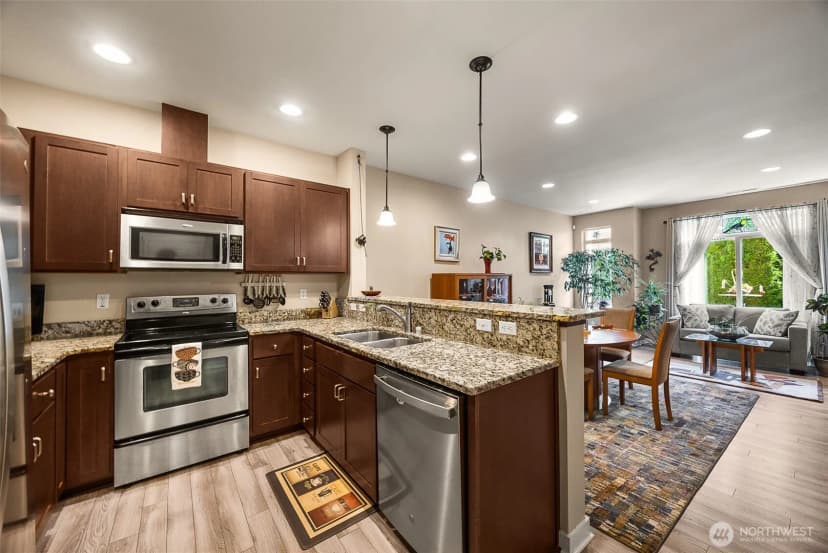 Property photo for 13914 North Pointe Circle #c, Mill Creek photo 8