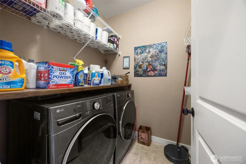 Property photo for 13914 North Pointe Circle #c, Mill Creek photo 22