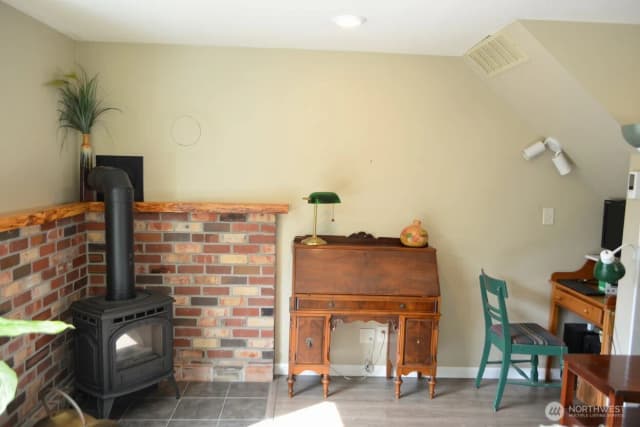 Property photo for 1934 Somerset Street, Ferndale photo 4