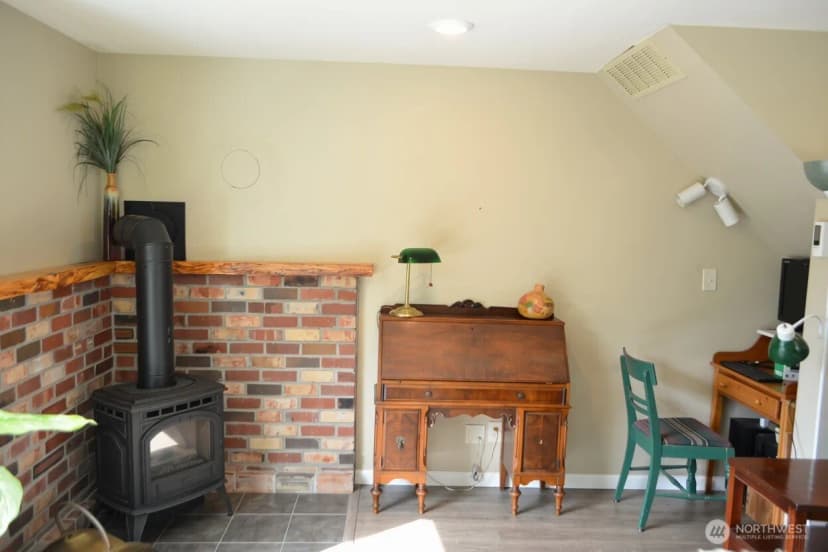 Property photo for 1934 Somerset Street, Ferndale photo 4