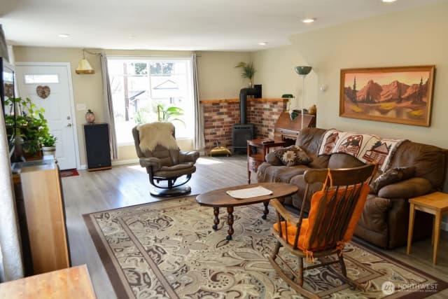 Property photo for 1934 Somerset Street, Ferndale photo 3