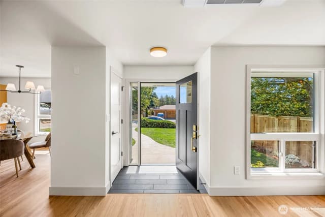 Property photo for 210 N 115th Street, Seattle photo 5
