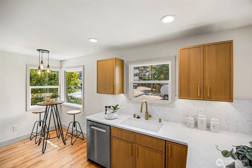 Property photo for 210 N 115th Street, Seattle photo 13