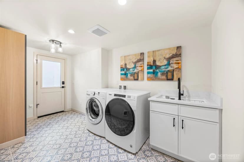 Property photo for 210 N 115th Street, Seattle photo 35