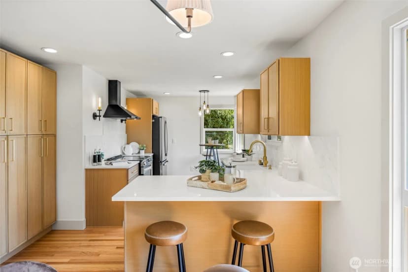Property photo for 210 N 115th Street, Seattle photo 12