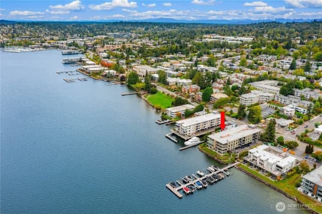 Property photo for 6401 Lake Washington Boulevard Ne #307, Kirkland