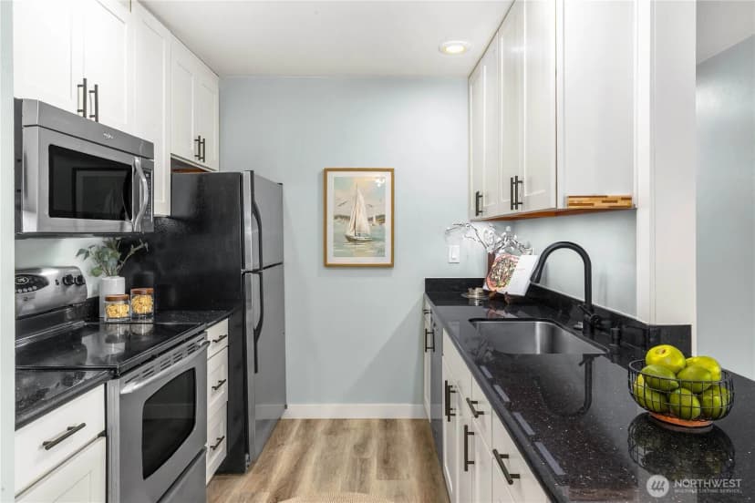 Property photo for 6401 Lake Washington Boulevard Ne #307, Kirkland photo 7