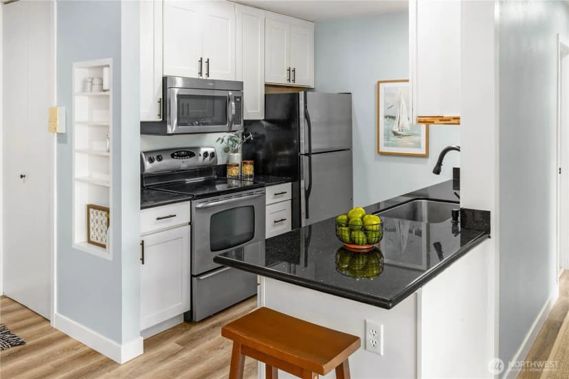 Property photo for 6401 Lake Washington Boulevard Ne #307, Kirkland photo 8