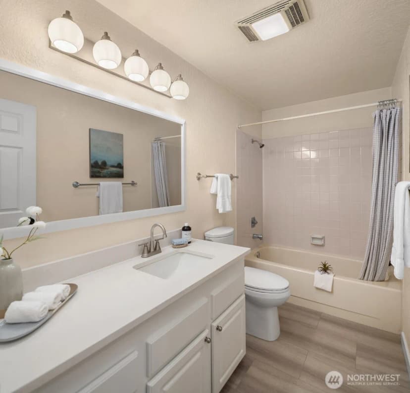 Property photo for 12014 98th Avenue Ne #302, Kirkland photo 20