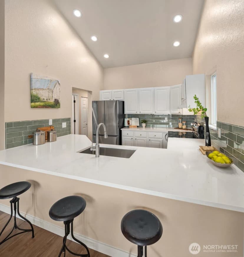 Property photo for 12014 98th Avenue Ne #302, Kirkland photo 12