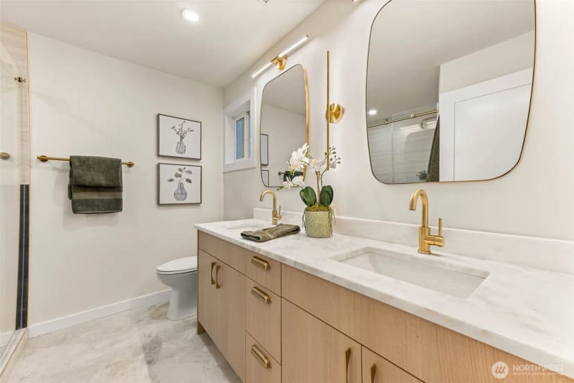 Property photo for 13302 Bitter Place N, Seattle photo 17